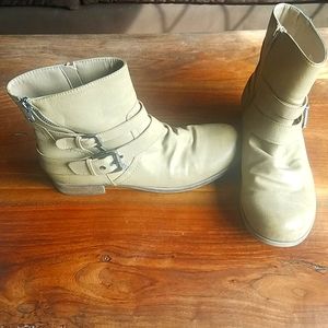 Shoedazzle Signe Boots